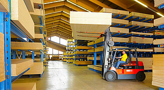 Cantilever racking for heavy loads