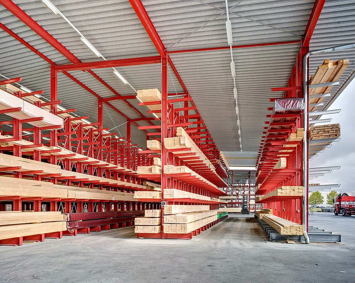 cantilever racking with roof in the timber trade